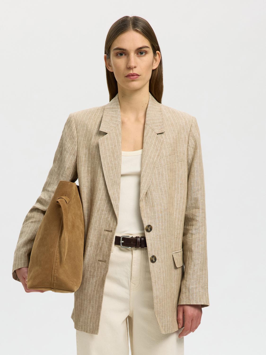 model_shot-front